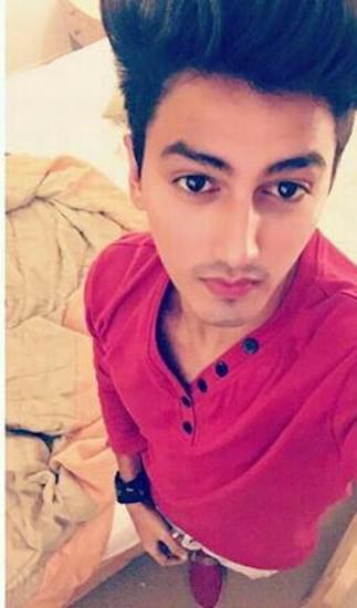  Rahul M